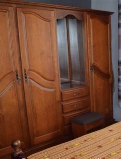 Armoire Oakwood a vendre - Bedroom Furnitures