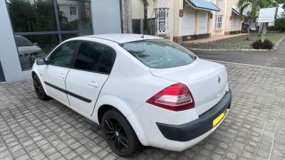 RENAULT MEGANE II 1.4L - Family Cars