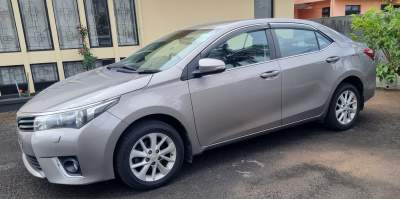 FOR SALE TOYOTA COROLLA SALOON DEC 2016 - Family Cars