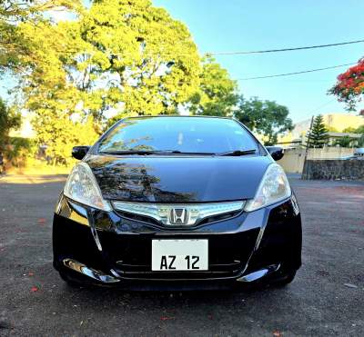 Honda Fit Hybrid - 2012 - Compact cars