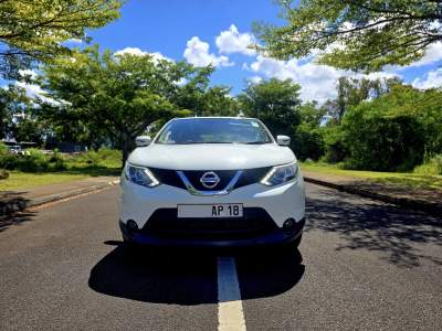 Nissan Qashqai 2018 - SUV Cars