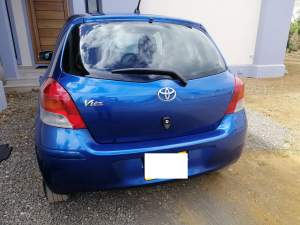 Toyota Vitz 2010 - Family Cars on Aster Vender