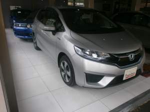 HONDA FIT HYBRID F PACKAGE - Family Cars on Aster Vender