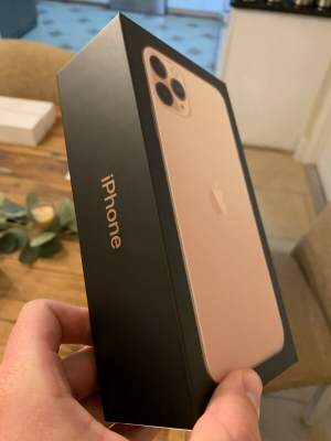  Apple iPhone 11 Pro Max - iPhones on Aster Vender