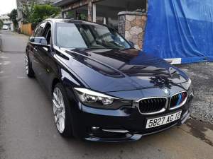 BMW 320i - Compact cars on Aster Vender