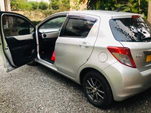 car toyota vitz yr 12 - Family Cars on Aster Vender