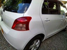 Toyota Vitz 05 Automatic - Compact cars on Aster Vender