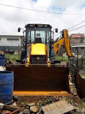 JCB 3CX - Excavator & Loader on Aster Vender