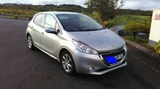 Peugeot 208 1.4eHDI AUTOTIPTRONIC - Compact cars on Aster Vender