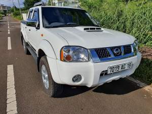 NISSAN NP300 4X4 YEAR  2018 - Pickup trucks (4x4 & 4x2) on Aster Vender