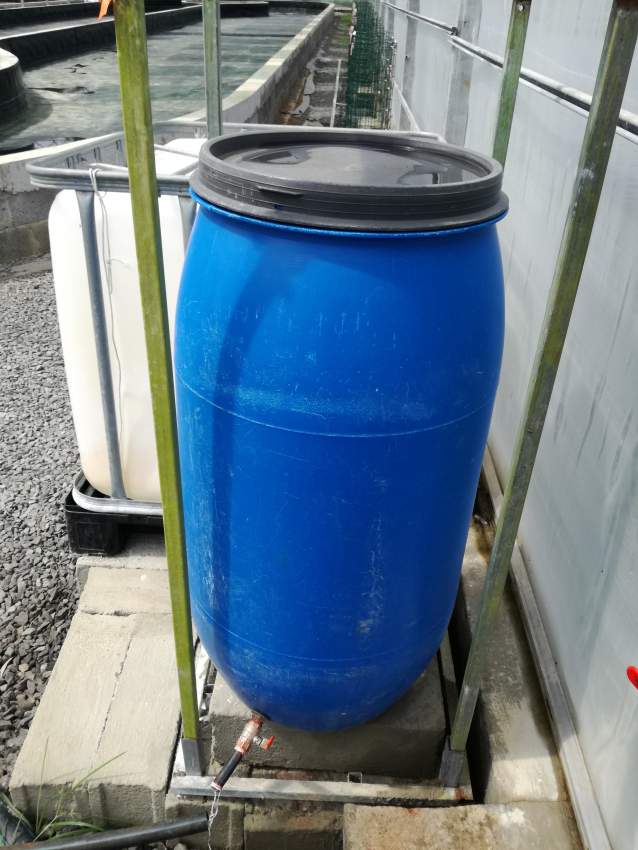 150 L Drum with lid - 0 - Plastic  on Aster Vender