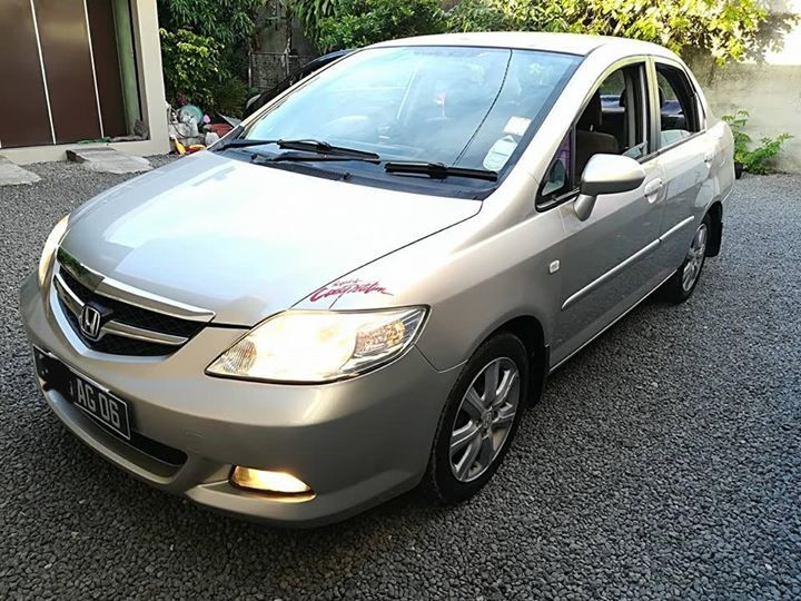 HONDA CITY VTEC YR 2006 - 1 - Family Cars  on Aster Vender