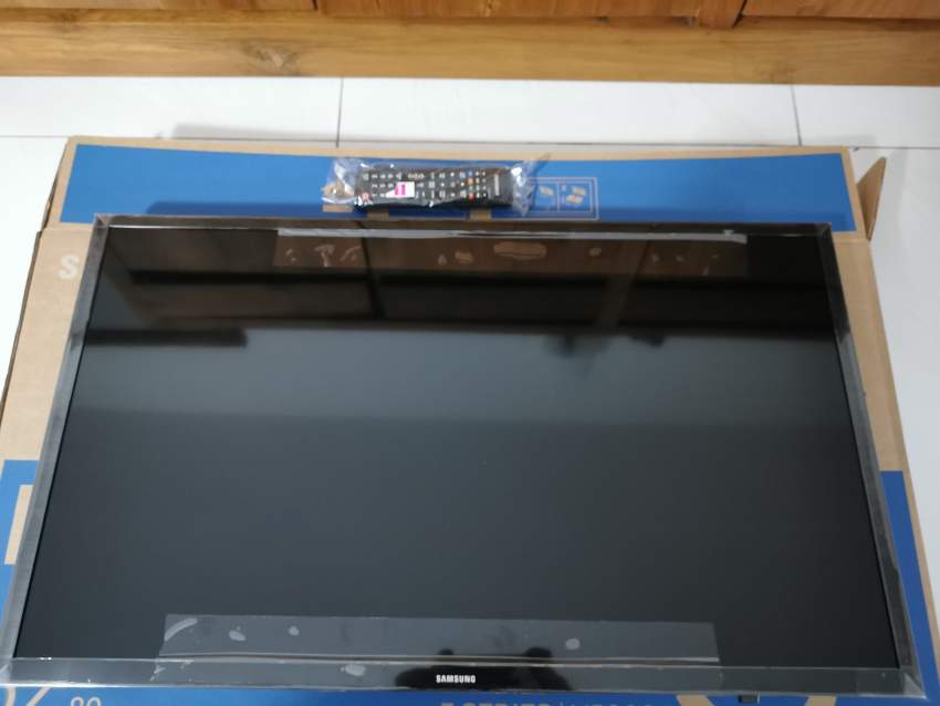 SAMSUNG TV 32