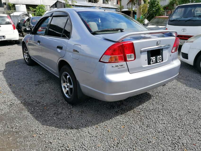 Honda Civic Year 03 - 3 - Compact cars  on Aster Vender