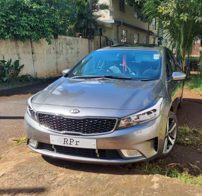 Kia Cerato SX Pack + - 1 - Compact cars  on Aster Vender