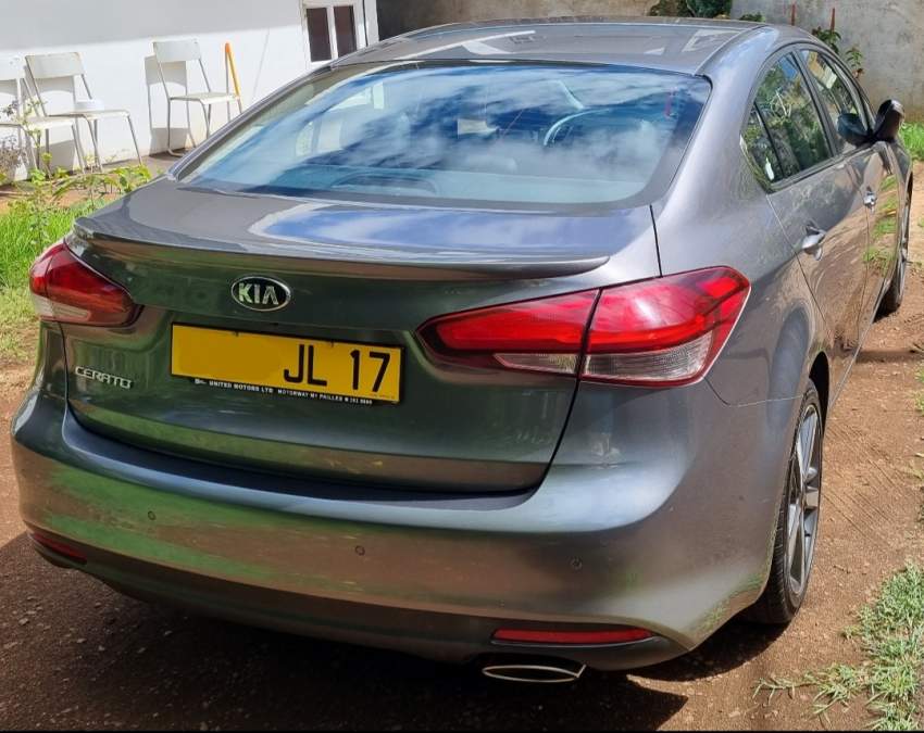 Kia Cerato SX Pack + - 2 - Compact cars  on Aster Vender