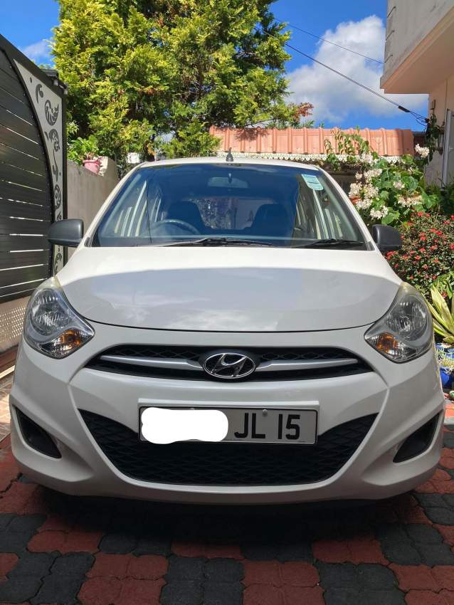 Hyundai i10 - 2 - Compact cars  on Aster Vender