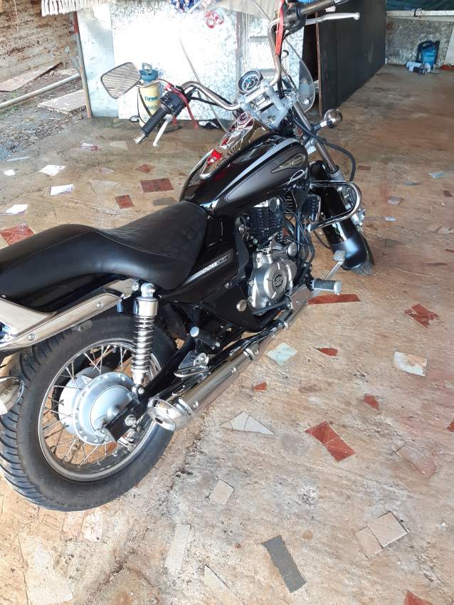 bajaj chopper 220