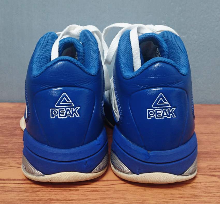 BASKETBALL SHOES - PEAK - SIZE 36 - 2 - Sports shoes  on Aster Vender