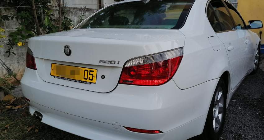 Bmw 520i E60 Year 05  - 2 - Compact cars  on Aster Vender