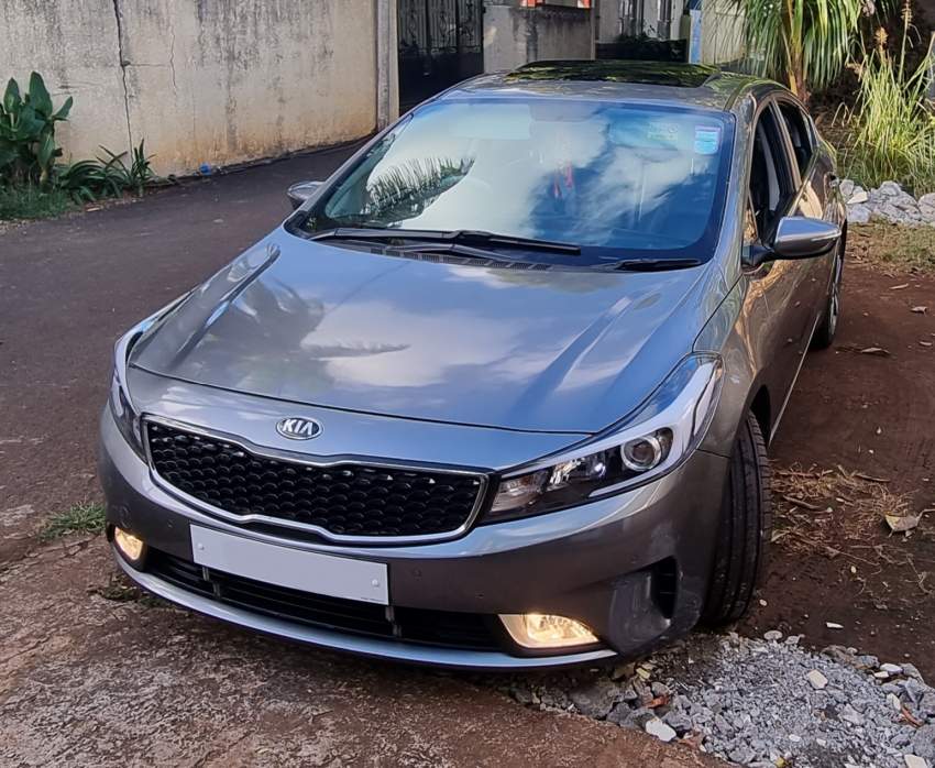 Kia Cerato SX Pack Plus | Aster Vender Family Cars