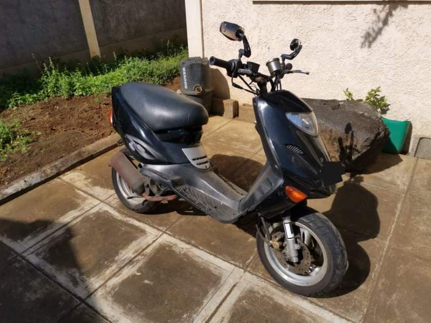 Adly 100 - 2 - Scooters (above 50cc)  on Aster Vender