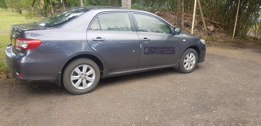 TOYOTA COROLLA GLI SALOON 2012 - 8 - Family Cars  on Aster Vender