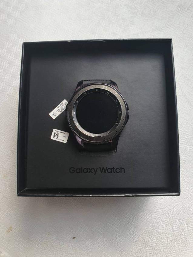 Galaxy Watch Classic 46mm Silver - 1 - Smartwatch  on Aster Vender