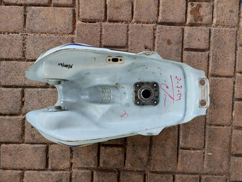 MOTORCYCLE FUEL TANK - SUZUKI - HAYATE - 5 - Spare Parts  on Aster Vender