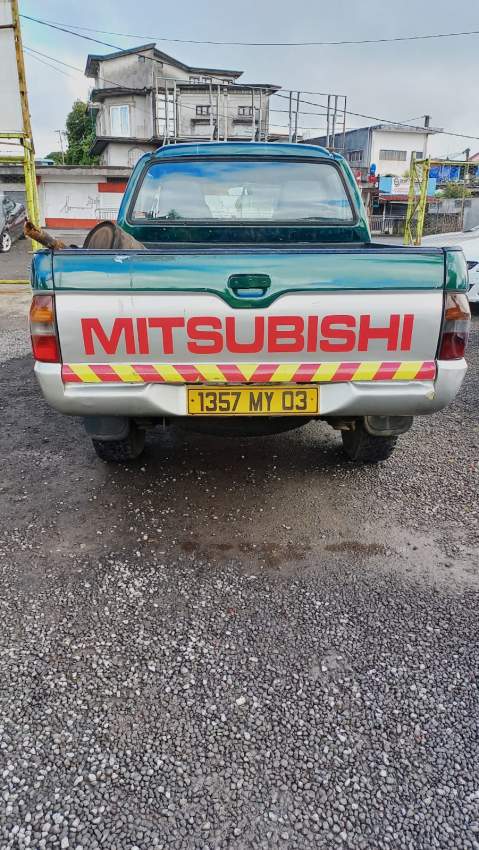 MItsubishi L200 Year 03  - 2 - Pickup trucks (4x4 & 4x2)  on Aster Vender