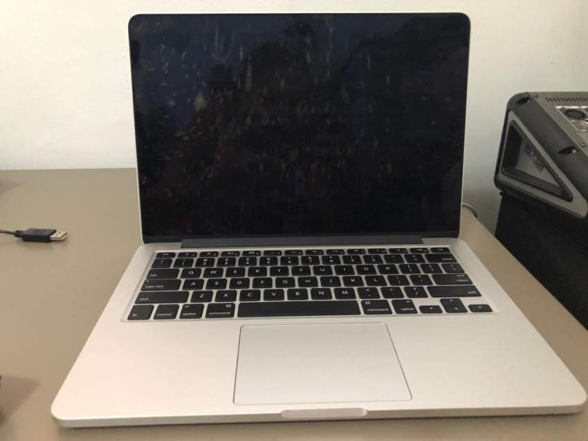 MacBook Pro  - 4 - Laptop  on Aster Vender