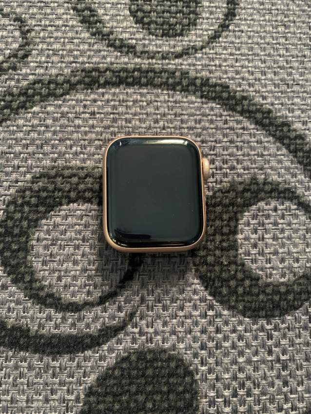 Apple Watch Serie 4 - 9 - All electronics products  on Aster Vender