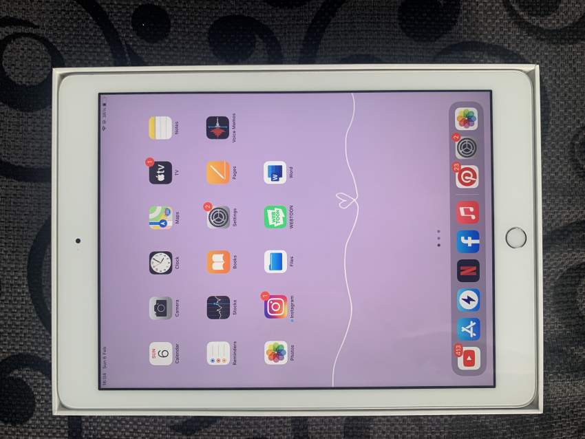 Ipad 6  - 4 - Tablet  on Aster Vender