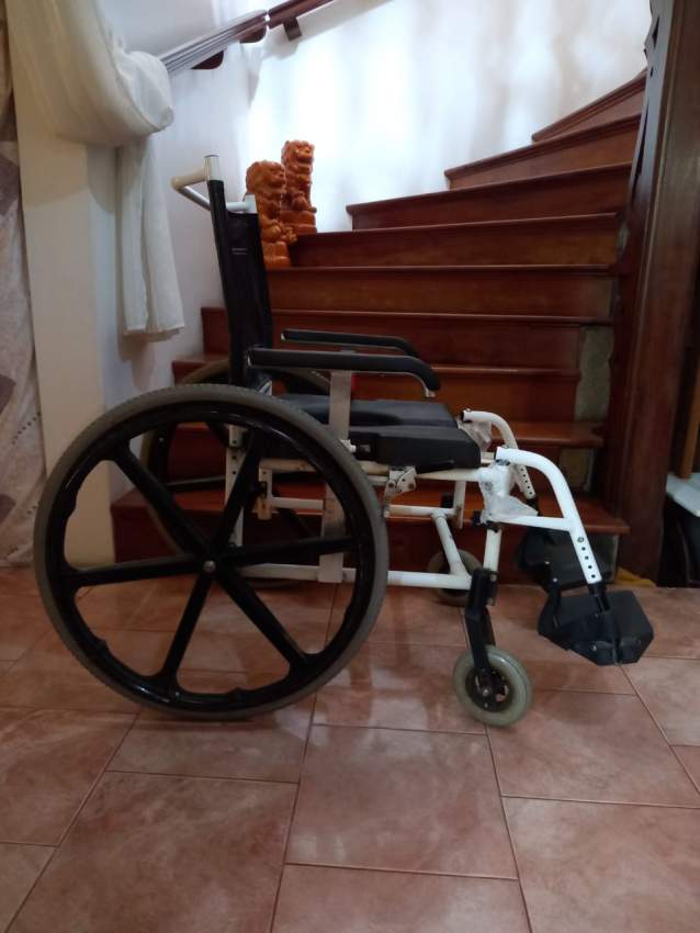 Luxury shower commode & toileting  chair with wheel - 0 - Wheelchair  on Aster Vender