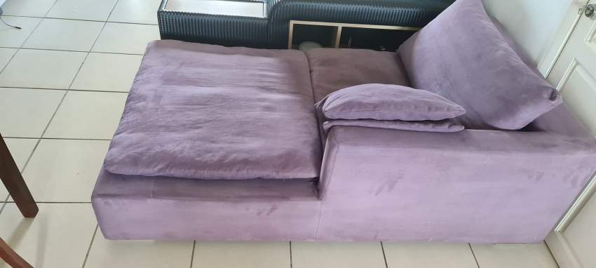 Priced to go!  - In excellent condition! - 1 - Sofas couches  on Aster Vender