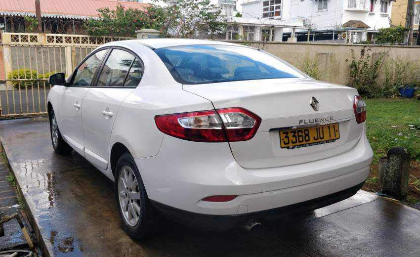 Renault Fluence  - 0 - Family Cars  on Aster Vender