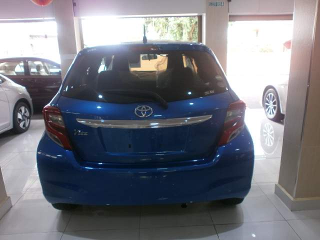 Toyota vitz - 2 - Family Cars  on Aster Vender