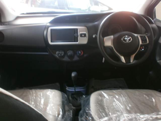 Toyota vitz - 3 - Family Cars  on Aster Vender