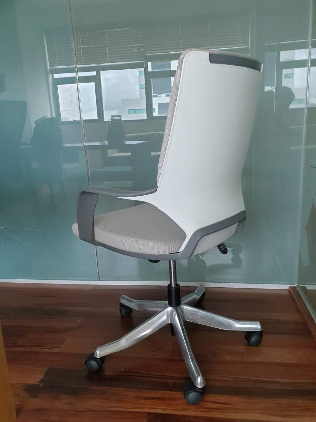 Office chair - 2 - Desk chairs  on Aster Vender