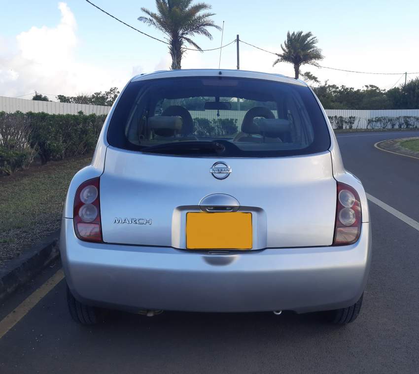 Nissan March - 8 - Family Cars  on Aster Vender