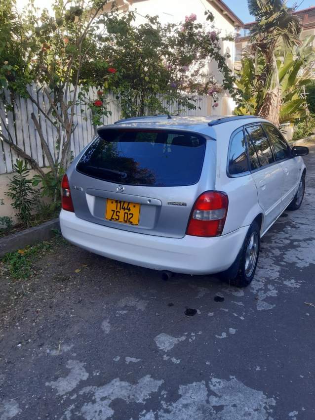 MAZDA FAMILIA 2002 - 1 - Family Cars  on Aster Vender