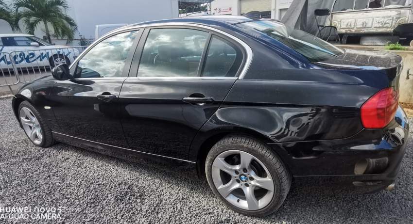 BMW 320 I - 4 - Luxury Cars  on Aster Vender