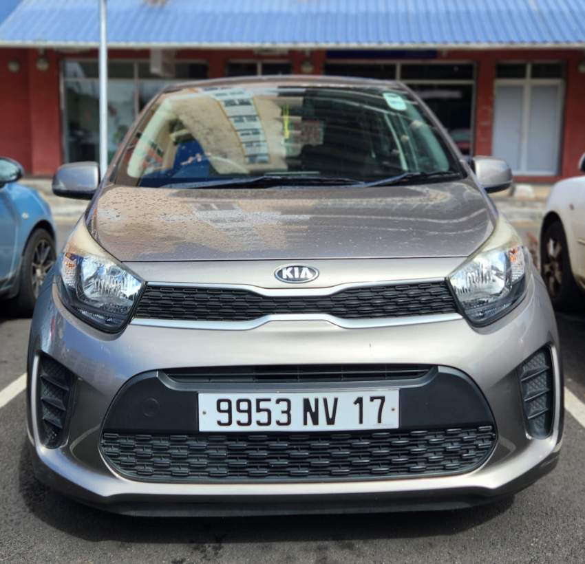 KIA PICANTO - 5 - Compact cars  on Aster Vender