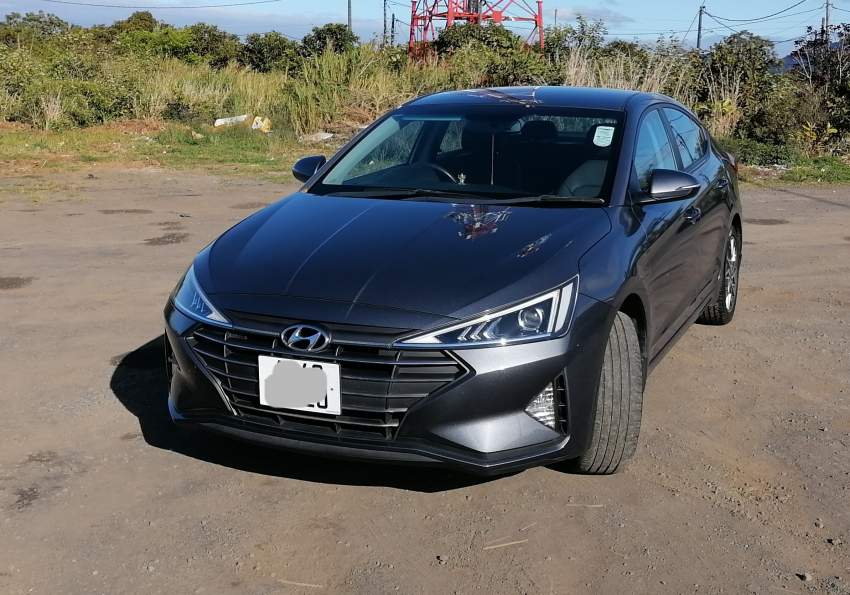 Hyundai Elantra GLS - 1 - Family Cars  on Aster Vender