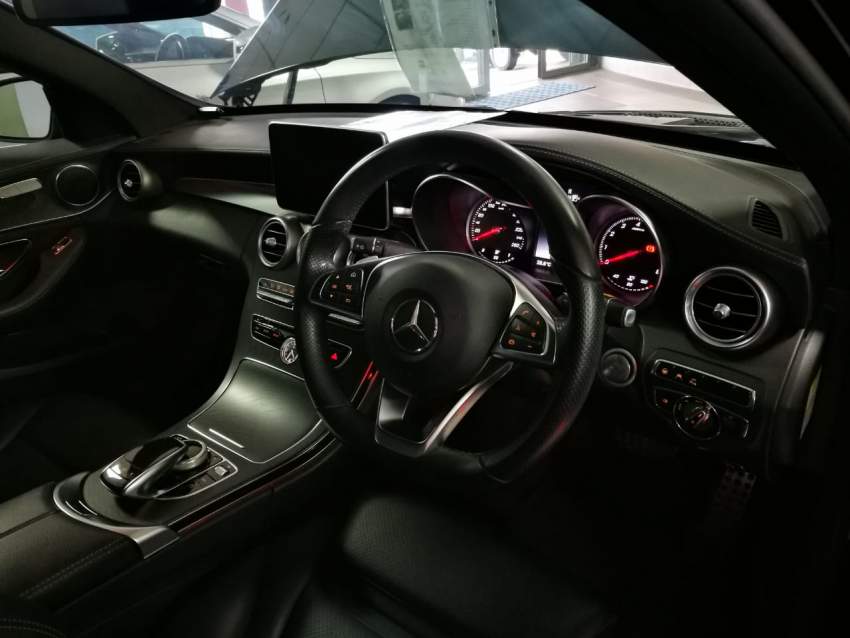 2014 Mercedes-Benz C 180 - 6 - Luxury Cars  on Aster Vender