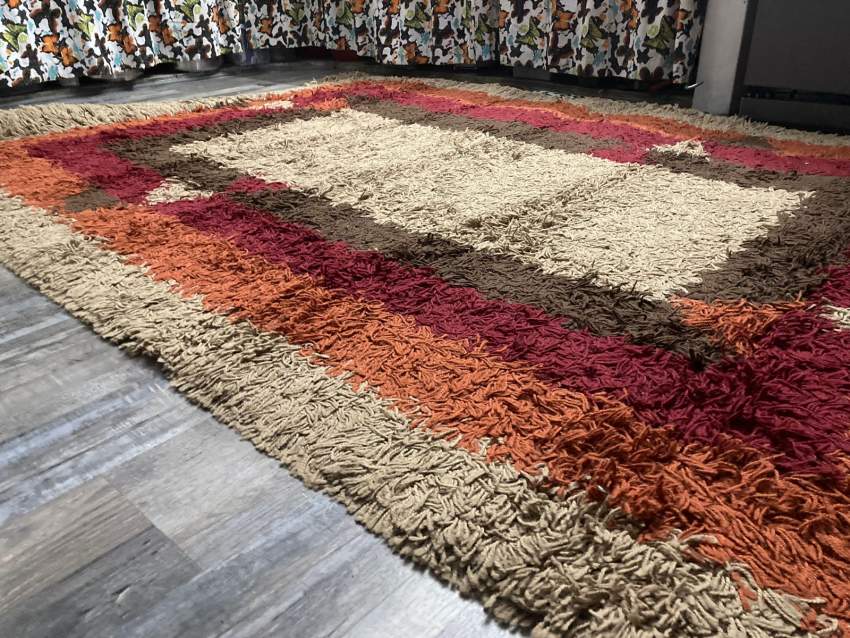 Rug - 2 - Interior Decor  on Aster Vender