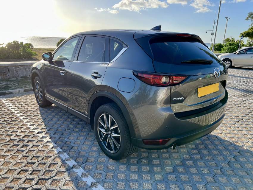 2018 Mazda CX-5 - 2 - SUV Cars  on Aster Vender