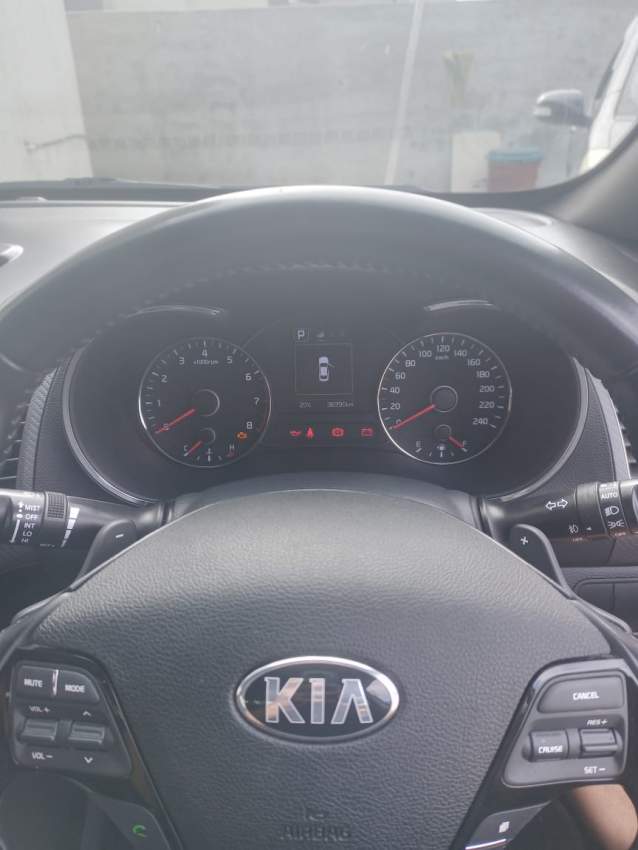 Kia Cerato - 6 - Luxury Cars  on Aster Vender