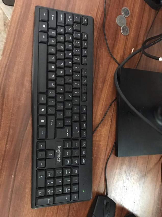 LOGITECH KEYBOARD - 0 - Other PC Components  on Aster Vender