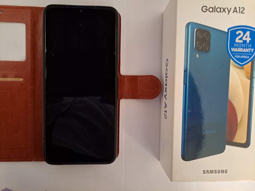 A vendre portable SAMSUNG A!2 avec etui - 0 - Galaxy A Series  on Aster Vender